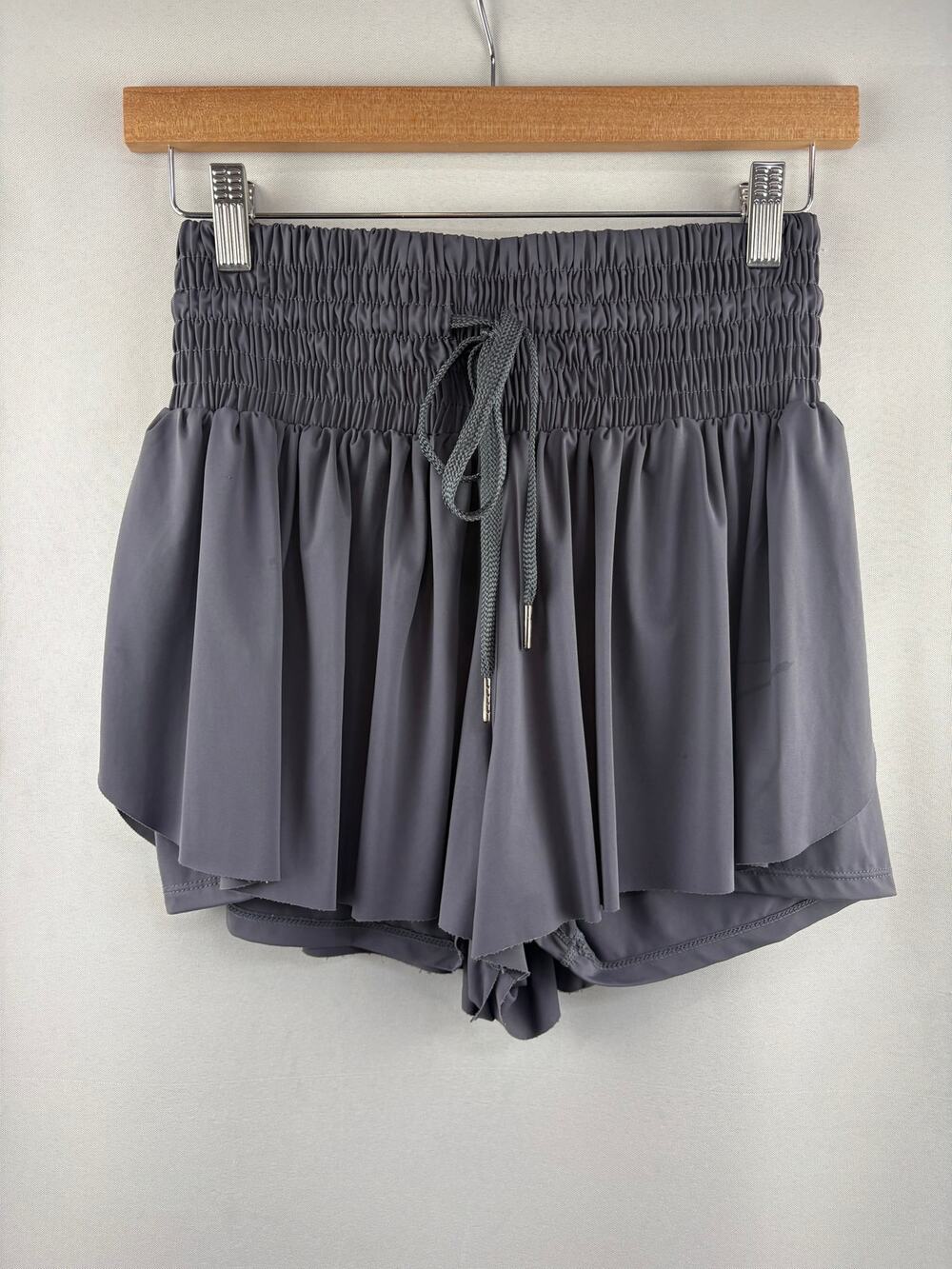 Women’s Halara Medium Charcoal Gray Skort